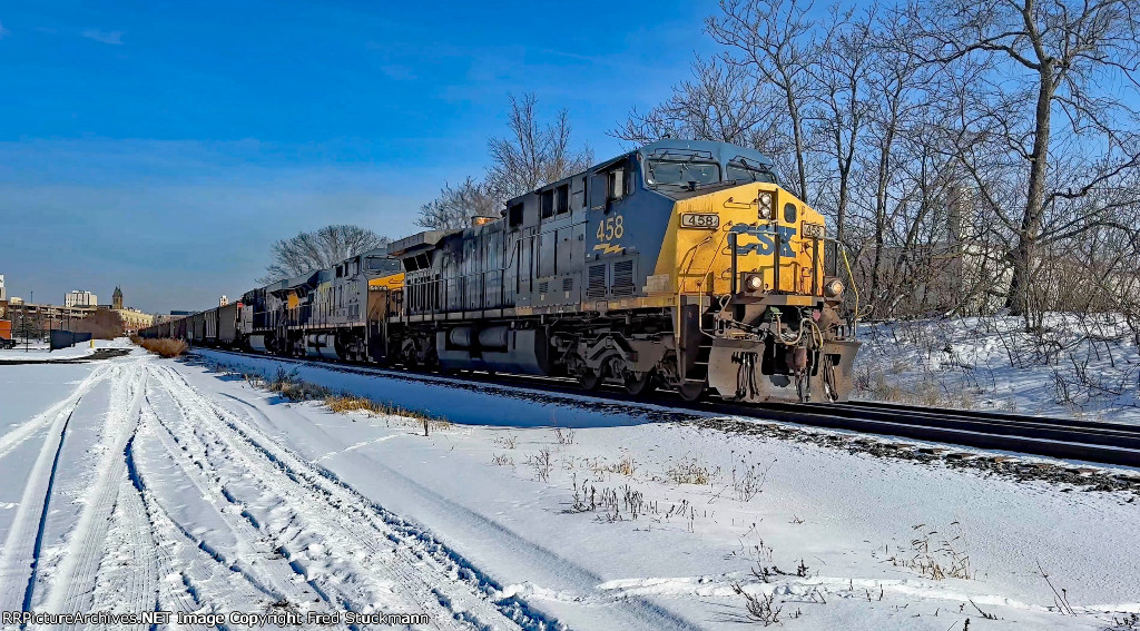 CSX 458 leads C318.